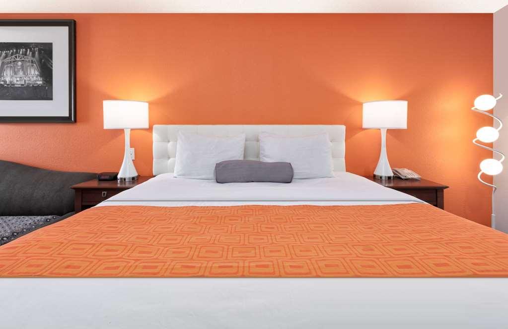 Howard Johnson By Wyndham San Marcos Rom bilde