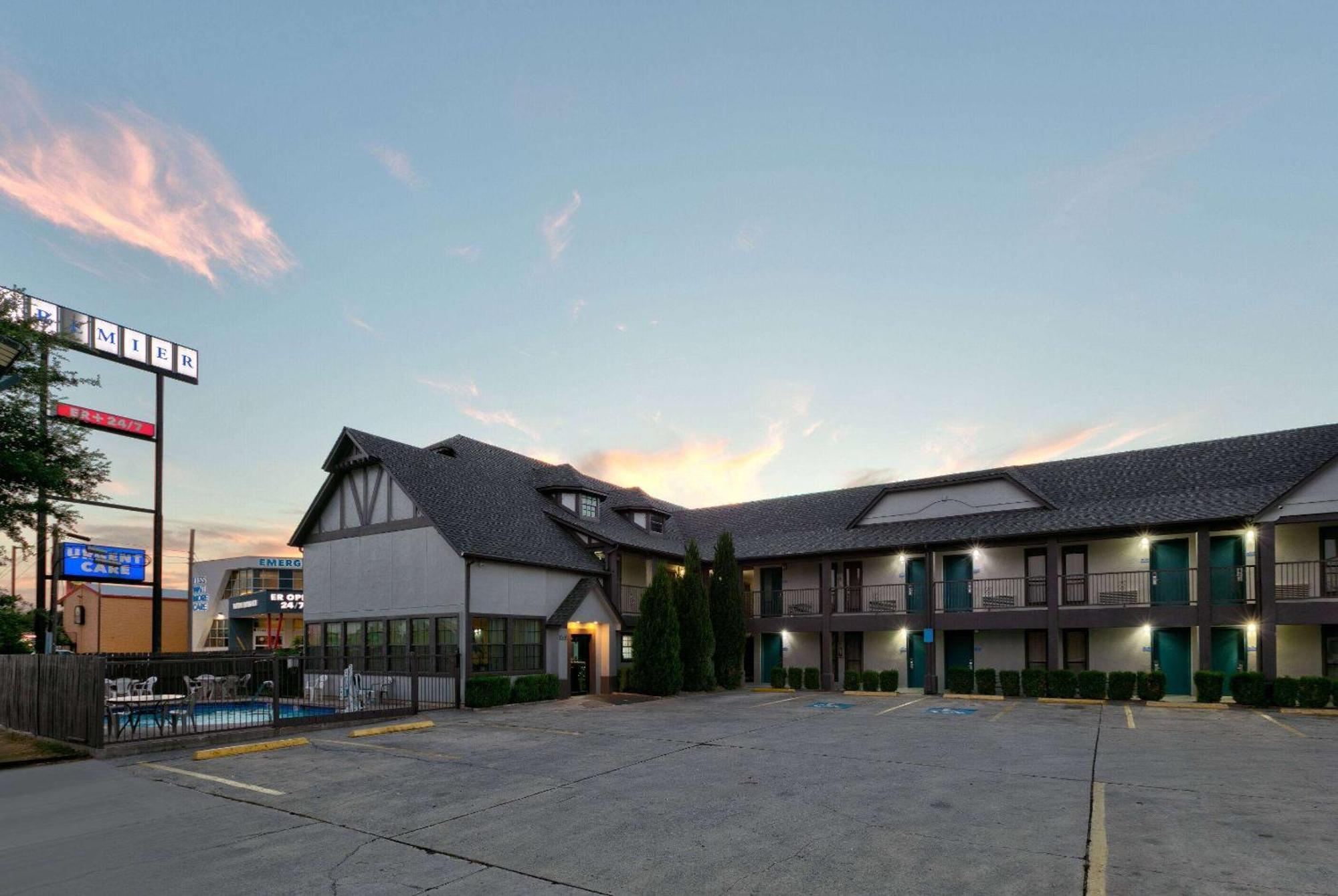 Howard Johnson By Wyndham San Marcos Eksteriør bilde